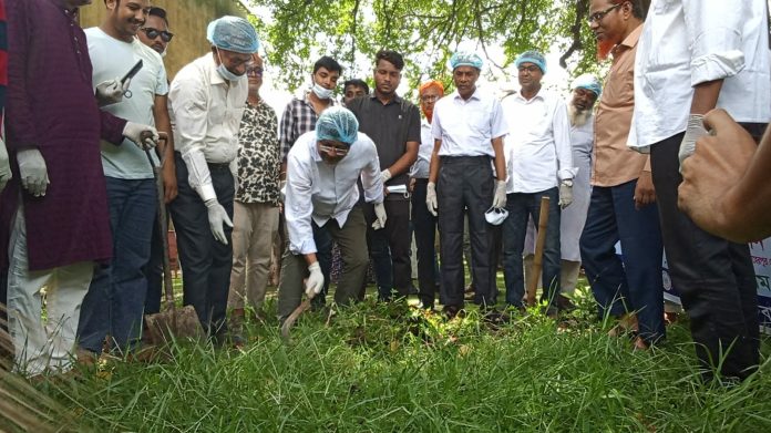 বাগমারা তাহেরপুর কলেজে ডেঙ্গু প্রতিরোধ, বৃক্ষরোপণ ও পরিচ্ছন্নতা অভিযান অনুষ্ঠিত
