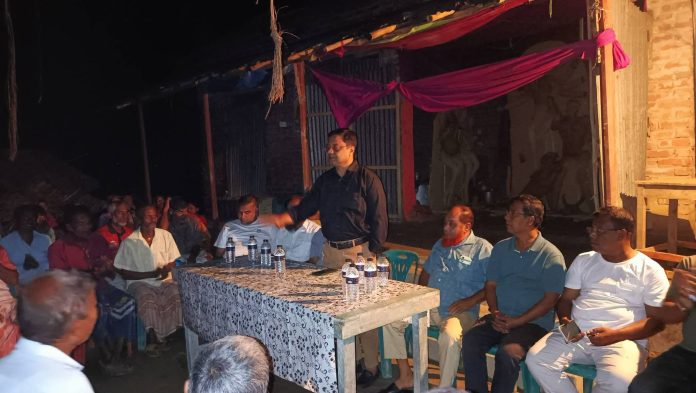 তাহেরপুরে হিন্দু সম্প্রদায়ের মন্দির সংস্কারের আশ্বাস দিলেন সাবেক মেয়র শামসুর রহমান মিন্টু