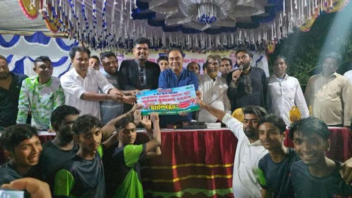 নওহাটায় আরাফাত রহমান কোকো স্মৃতি ফুটবল টুর্নামেন্টের পুরস্কার বিতরণ